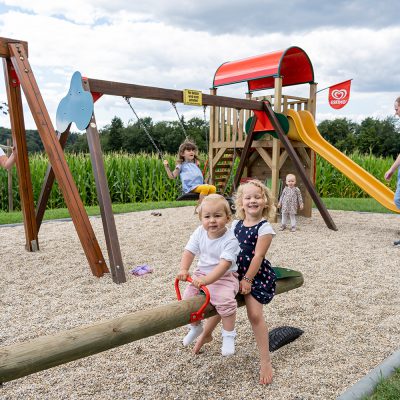 Spiel und Spaß auf der Wippe