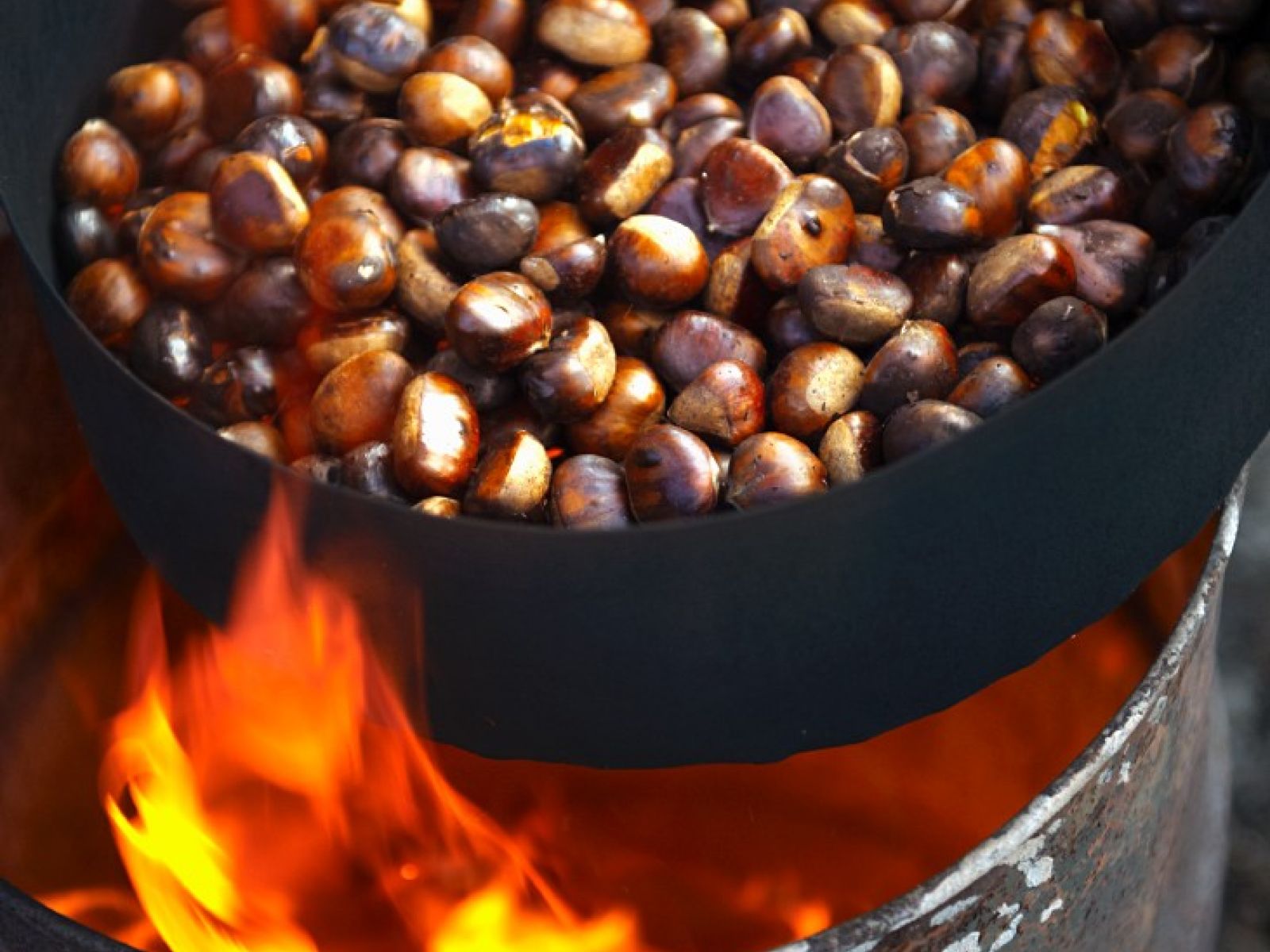 Kastanienbraten und Sturm